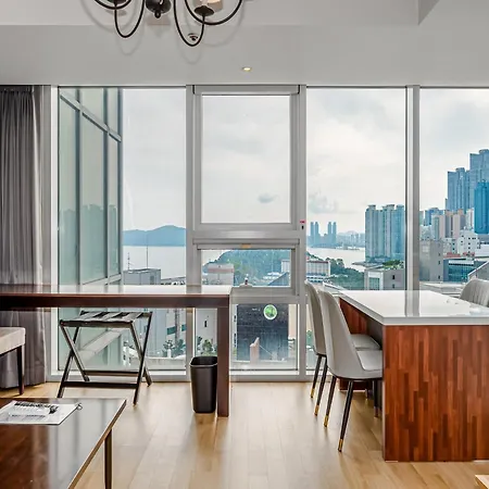 Haeundae Seacloud Hotel Residence Busan Exterior photo
