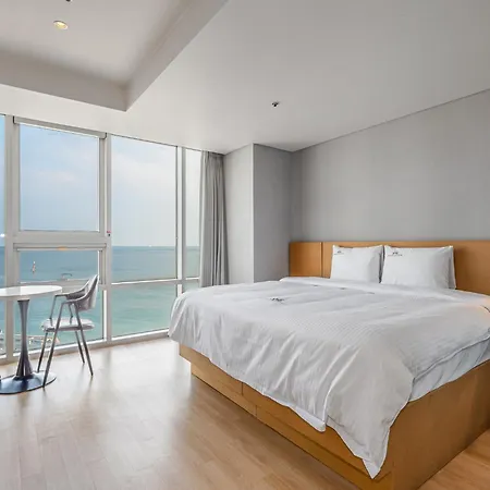 Haeundae Seacloud Hotel Residence Busan Exterior photo