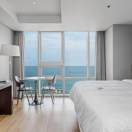 Haeundae Seacloud Hotel Residence Busan Exterior photo